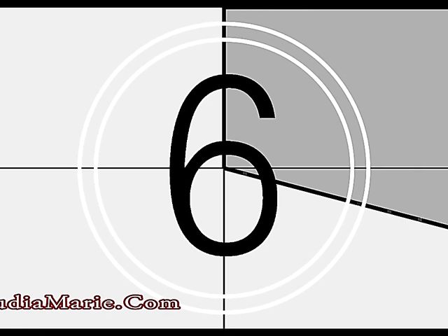 Short hair mom Claudia Marie flaunts her jumbos