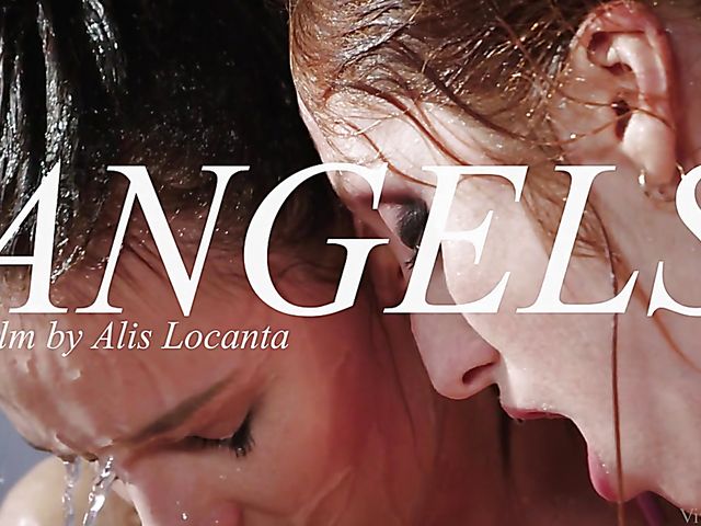 Kira Zen and Michelle H lesbian shower