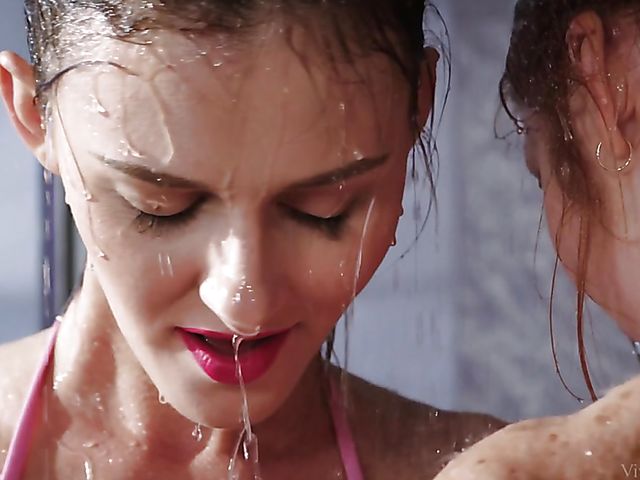 Kira Zen and Michelle H lesbian shower