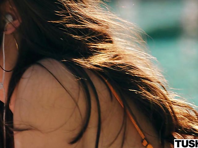 Young sweetie Lana Rhoades gets ass fucked