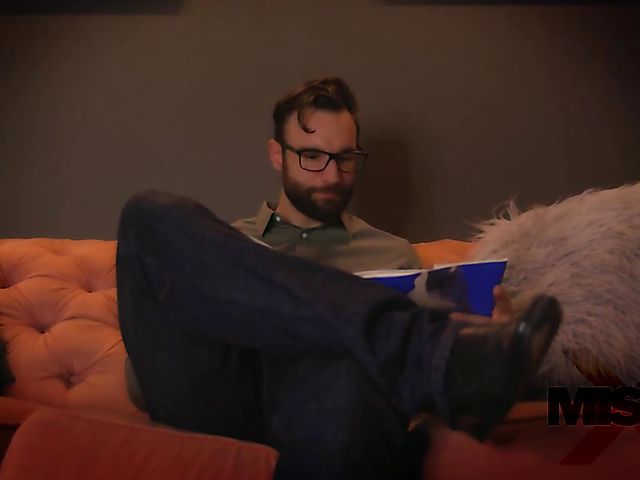 Big tits stepdaughter Penny Pax gets fucked and spanked