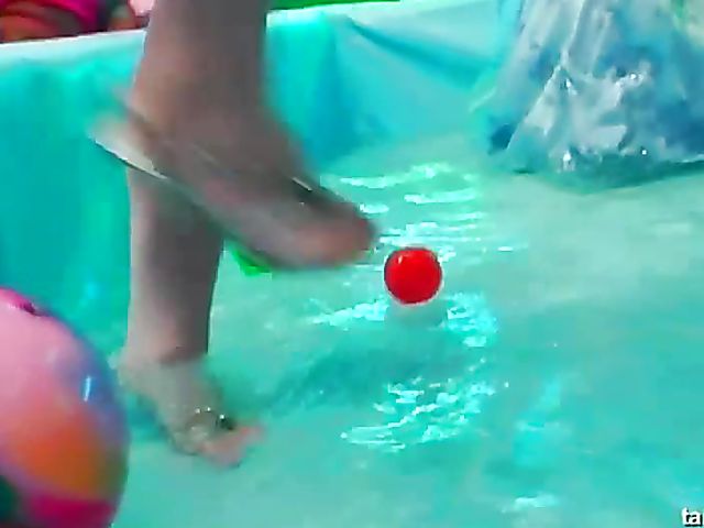 Sex party with a lot of dick sucking