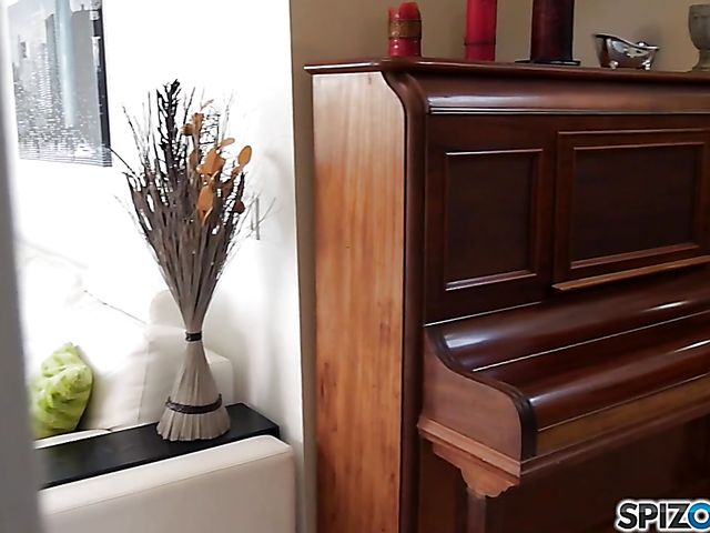 POV fuck in the bedroom with stacked Alix Lynx