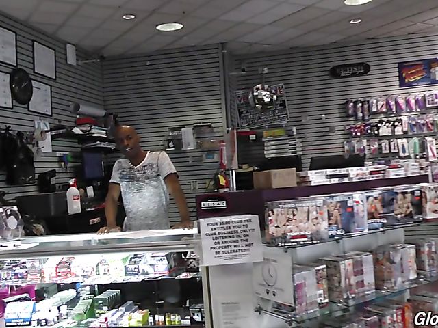 Gloryhole interracial fun with teen Haley Reed