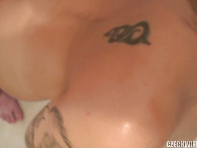 Tattooed Czech amateur gets banged in the morning
