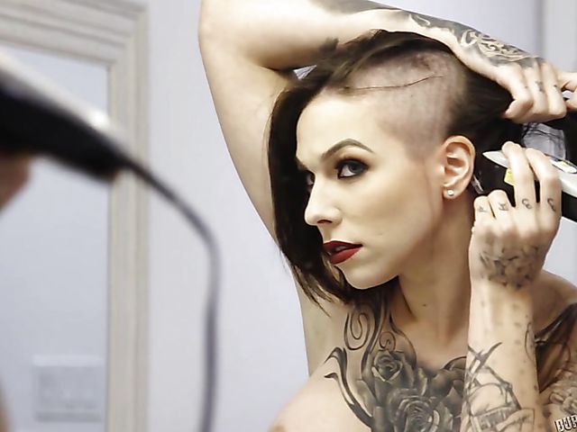 Shaved head girl Harlow Harrison gets double penetrated