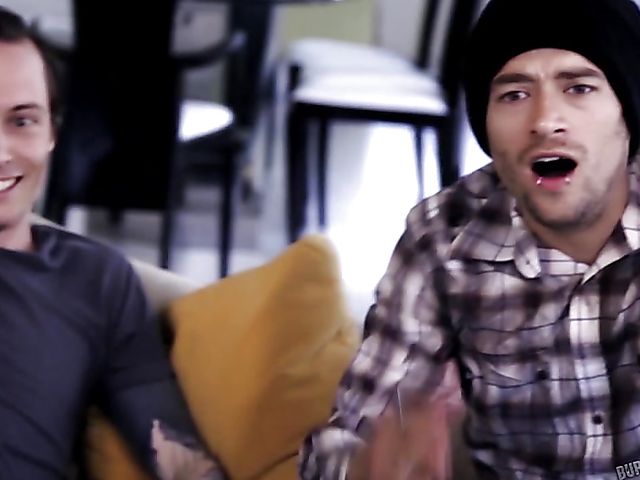 Shaved head girl Harlow Harrison gets double penetrated