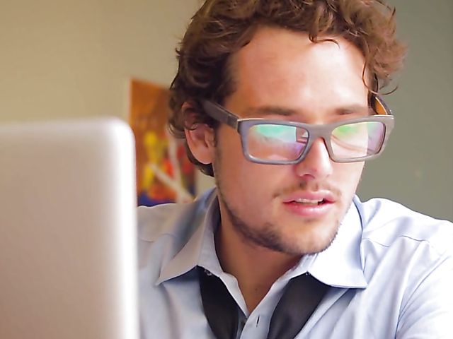 Lanna Carter's pink pussy for a nerdy guy