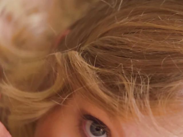 Lanna Carter's pink pussy for a nerdy guy