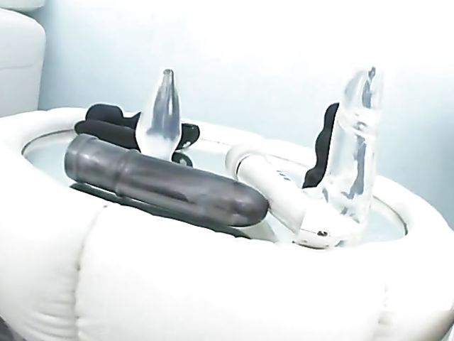 Anal fisting and double asshole stretching with MILF Veronica Avluv