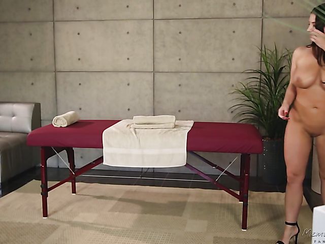 Huge tits lesbian Angela White gets massaged by Lena Paul