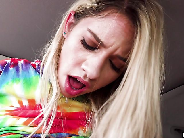 Khloe Kapri - Teen car fucking with a driver