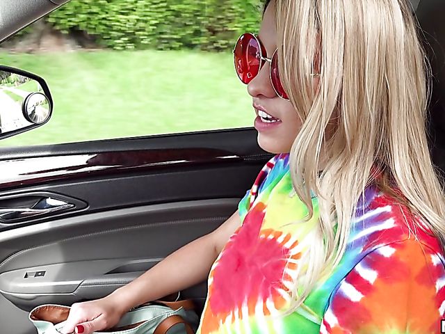 Khloe Kapri - Teen car fucking with a driver