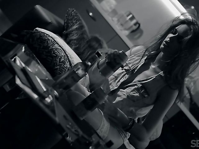 Hairy pussy masturbation in the morning after