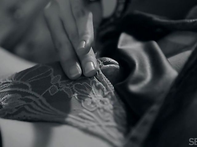 Hairy pussy masturbation in the morning after