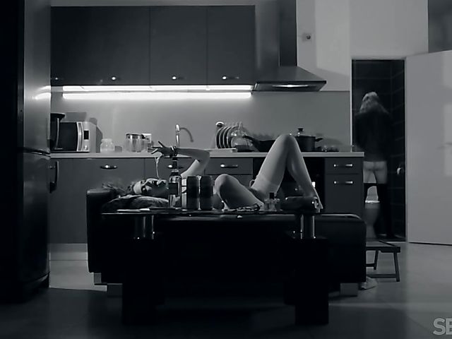 Hairy pussy masturbation in the morning after