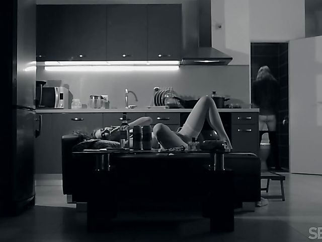 Hairy pussy masturbation in the morning after