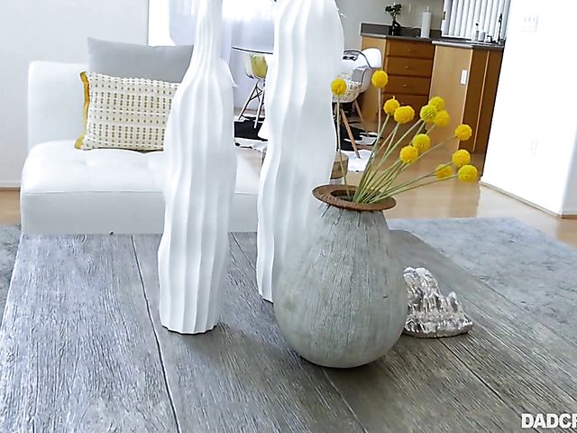 Daddys girl Arya Faye is in the mood for anal