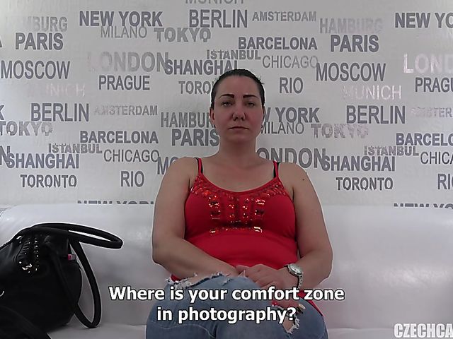 Czech Casting MILF Zuzana blindfolded and fucked