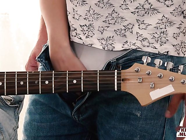 Isabella Livi and Natalia Pearl - Mom and girl anal threesome