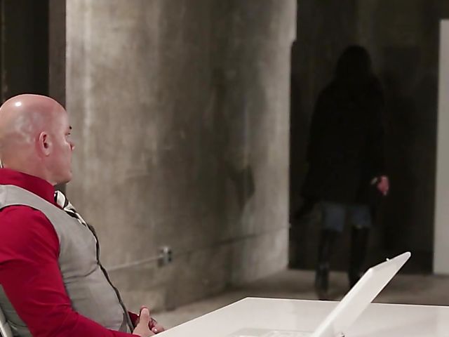 FFM anal with Sarah Vandella and tattooed Kleio Valentien