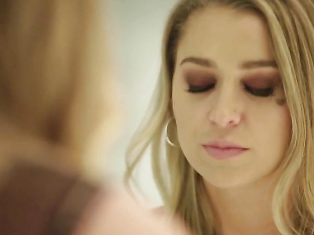 FFM anal with Sarah Vandella and tattooed Kleio Valentien