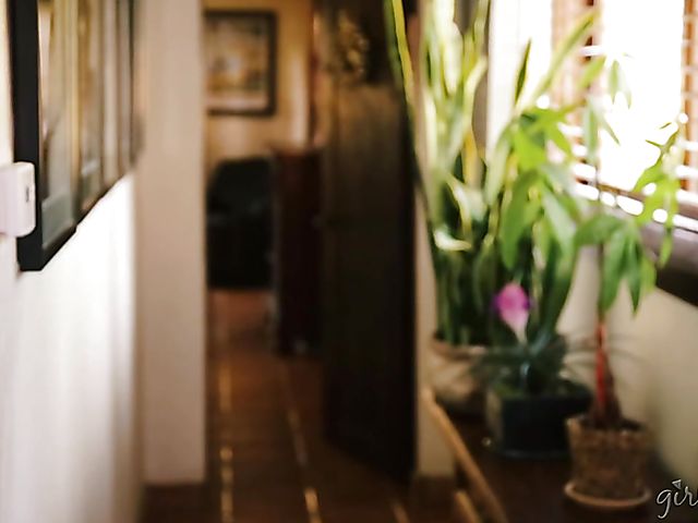 Uma Jolie and AJ Applegate lesbian fun time