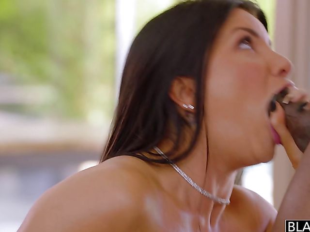 Romi Rain interracial fun with Mandingo