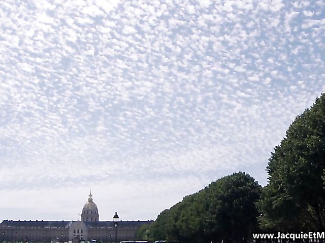 Charming teen anal adventure in Paris