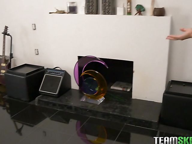 Sofi Ryan - Brunette POV with a lucky guy