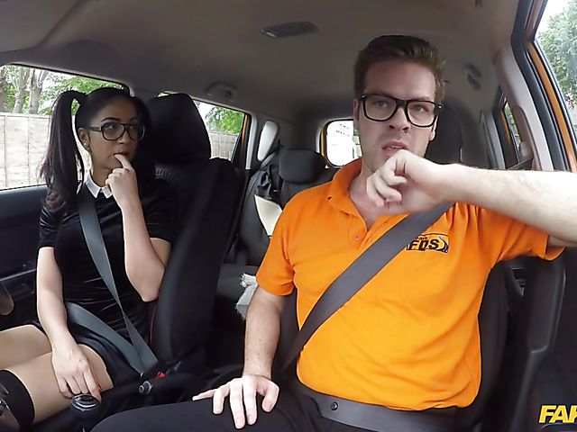 Bespectacled Spanish teen Julia De Lucia gets nailed in the car