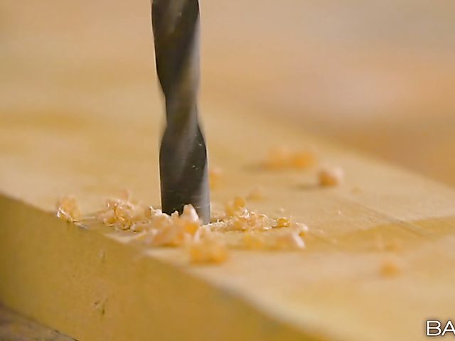 Blond anal girl Zazie Skymm gets banged by the carpenter