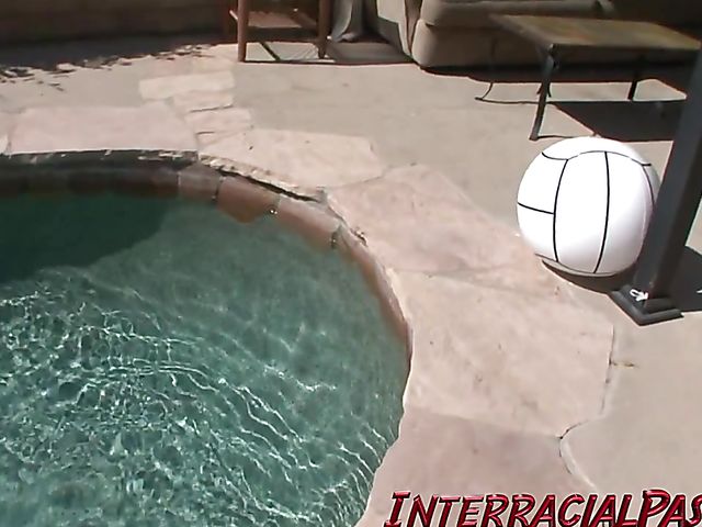 Lindsey Meadows likes that huge black cock