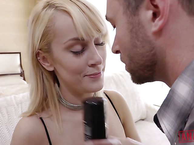 Hard anal sex with blonde hottie Maxim Law