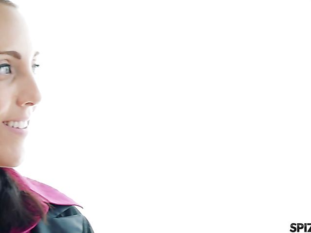 Interracial lesbians Jenna Foxx and Nickey Huntsman love 69