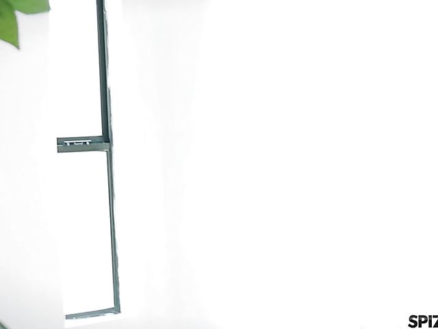 Interracial lesbians Jenna Foxx and Nickey Huntsman love 69