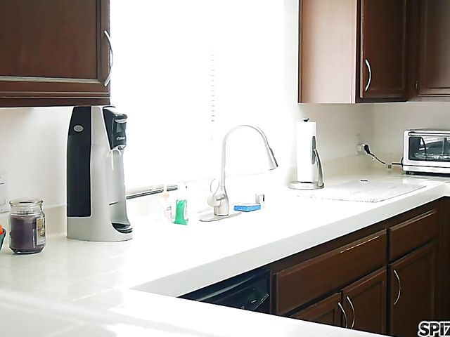 Interracial lesbians Jenna Foxx and Nickey Huntsman love 69