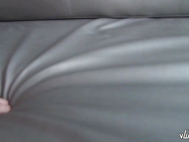 Spanish threesome with an oiled up babe