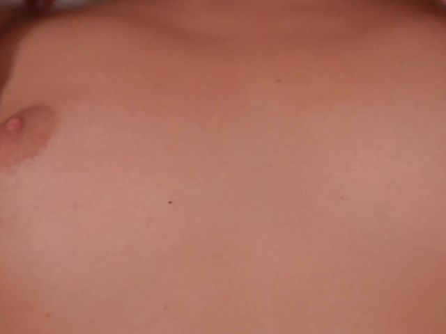 Long legs blonde Cayla Lyons fingering herself