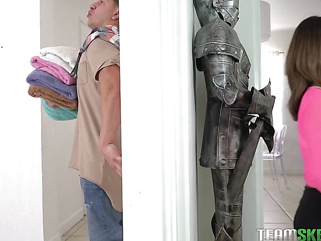 Tiny latina slut Jade Jantzen gets down on cock