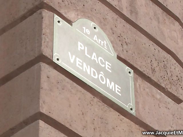 Brunette MILF Mariska begs for anal