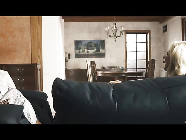 Interracial threesome with Luna Corazon and Dido Angel