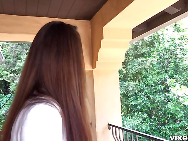 Young real estate agent Scarlet Datz gets boned