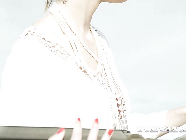 Interracial beach blowjob and anal in bed