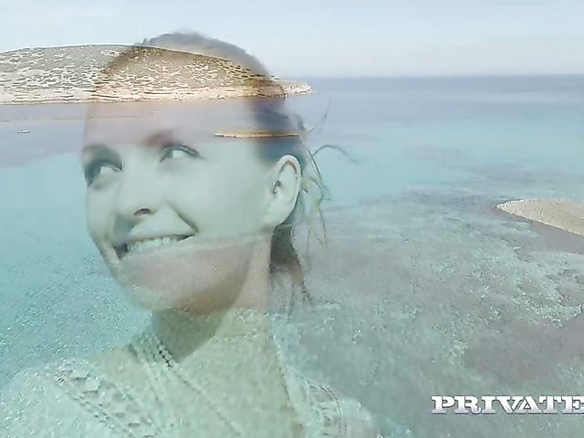 Interracial beach blowjob and anal in bed