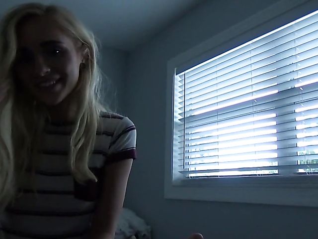 Teen GF Naomi Woods gets boned in POV