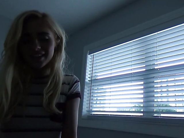 Teen GF Naomi Woods gets boned in POV