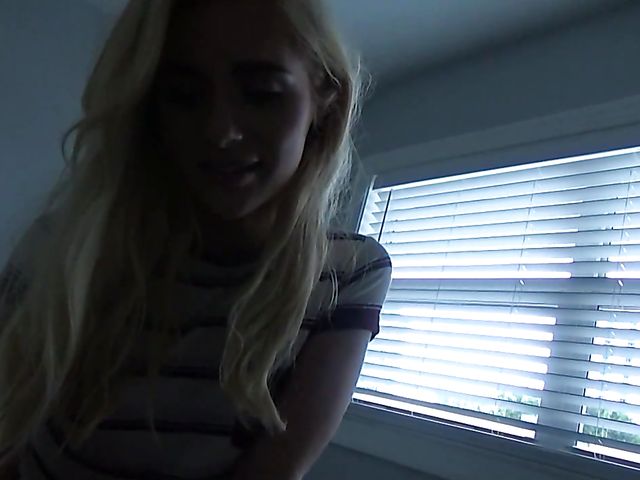 Teen GF Naomi Woods gets boned in POV