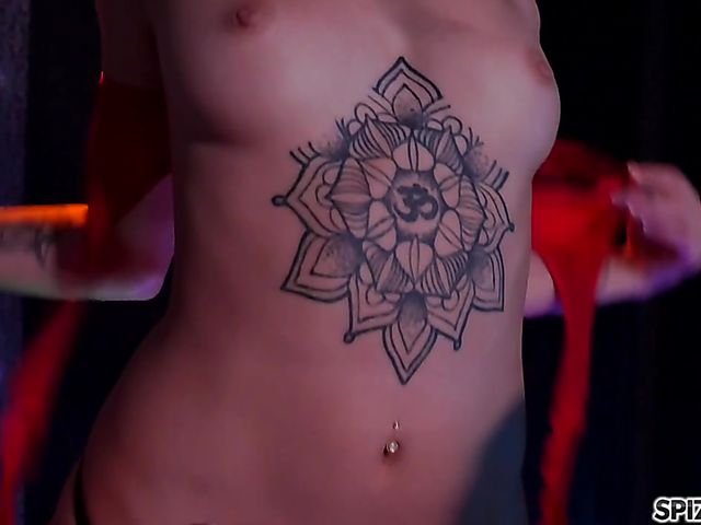 Threesome with lesbian stripper Arya Fae