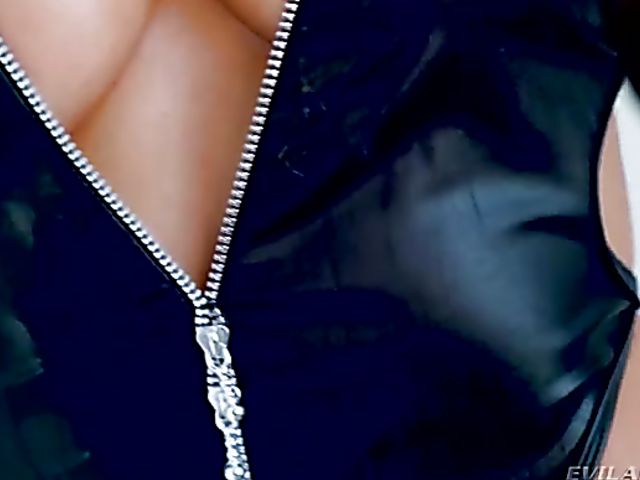 Double vaginal gangbang with dirty Katrina Jade